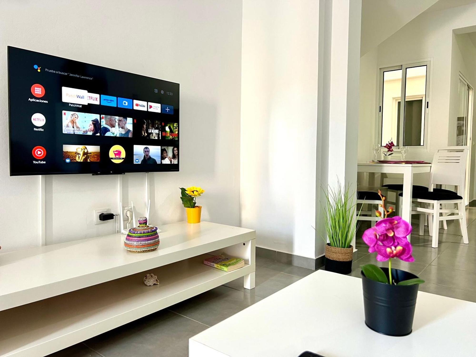 Animos! Apartments: Modern City & Beach Getaway for Nomads & Families Santa Maria Exterior photo
