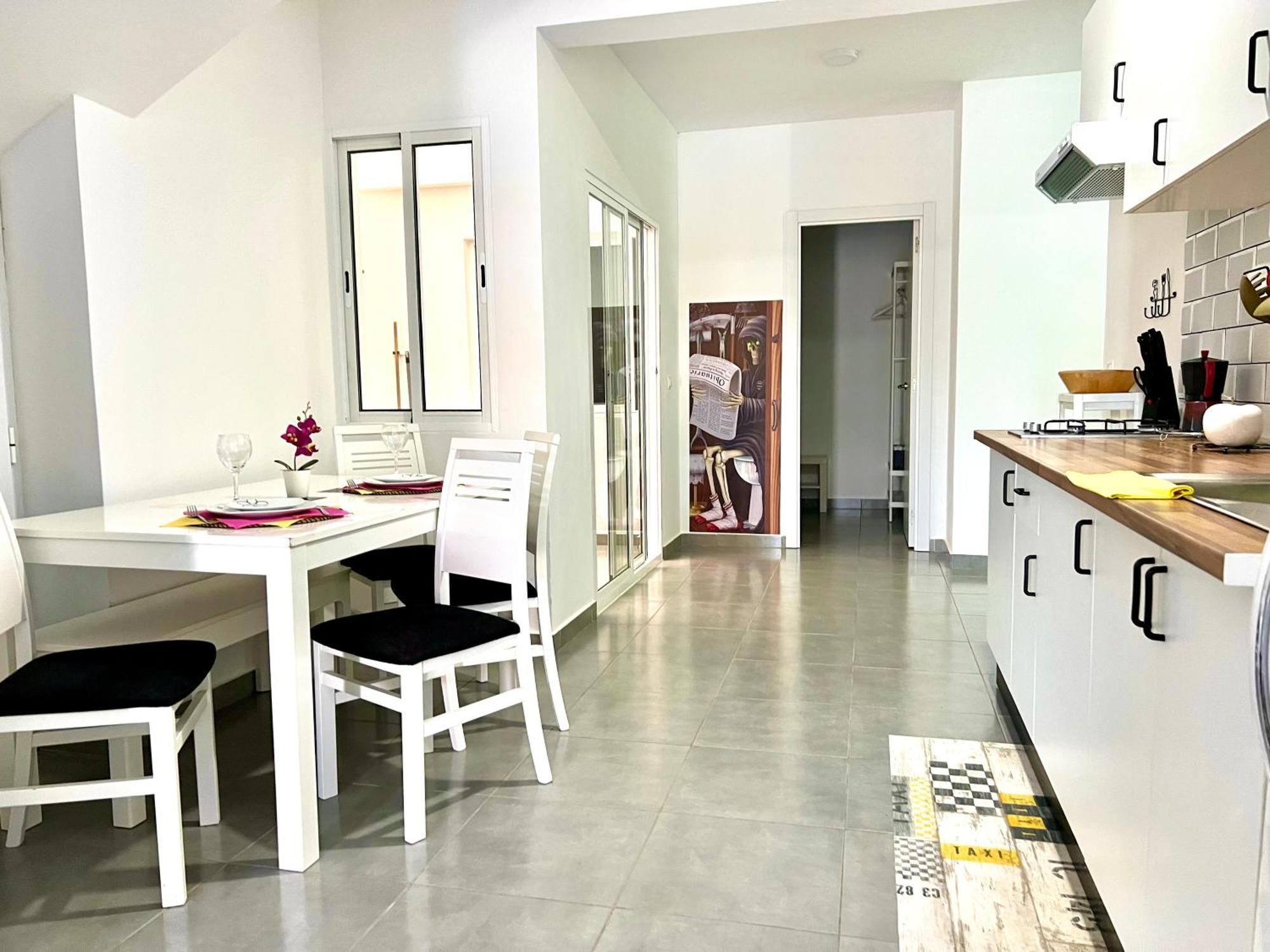 Animos! Apartments: Modern City & Beach Getaway for Nomads & Families Santa Maria Exterior photo