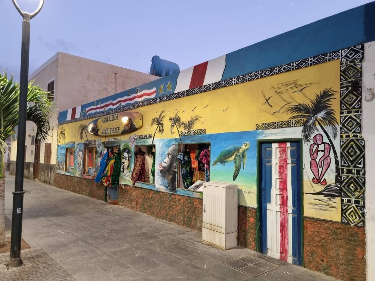 Animos! Apartments: Modern City & Beach Getaway for Nomads & Families Santa Maria Exterior photo