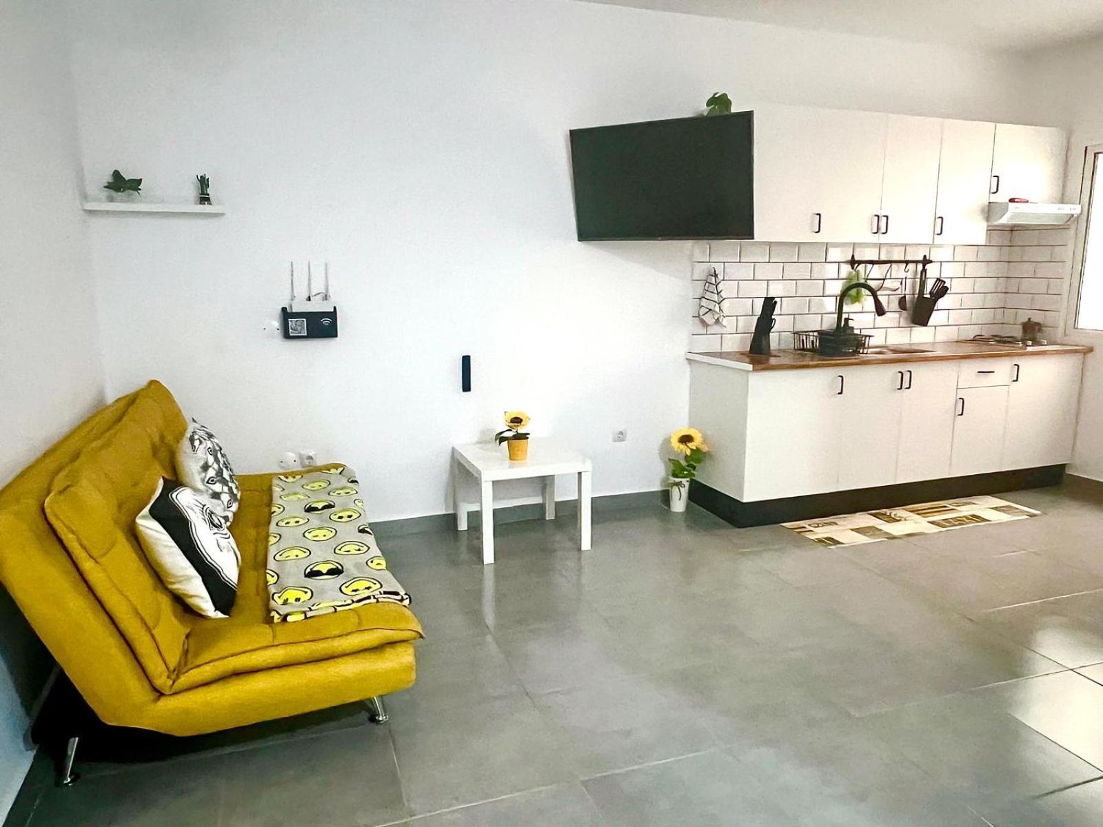 Animos! Apartments: Modern City & Beach Getaway for Nomads & Families Santa Maria Exterior photo